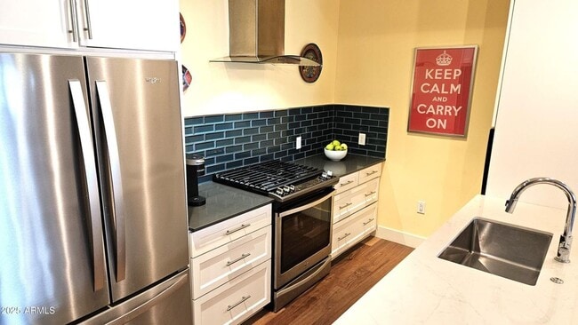 Building Photo - Resort Living in Midtown!!  Pool, Dog walk...
