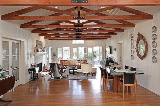 Building Photo - Coming Soon! La Canada Flintridge Contempo...