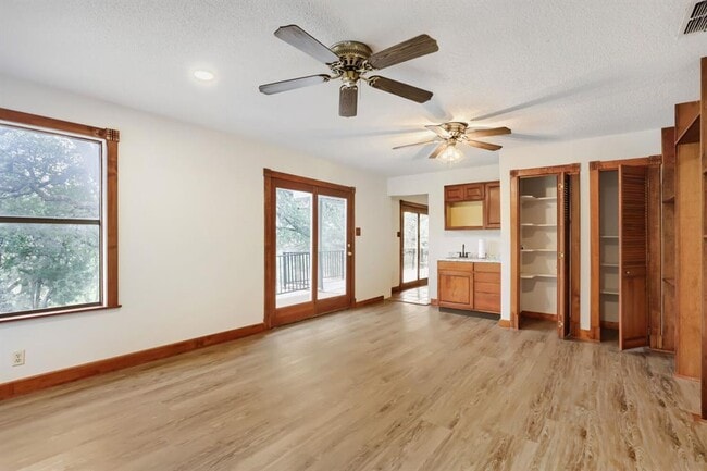 Building Photo - 16109 Awalt Dr