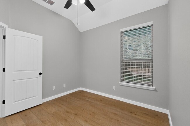 Building Photo - 3312 Glen Crest Ln