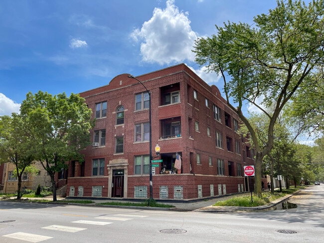 Primary Photo - 3757 W Addison St