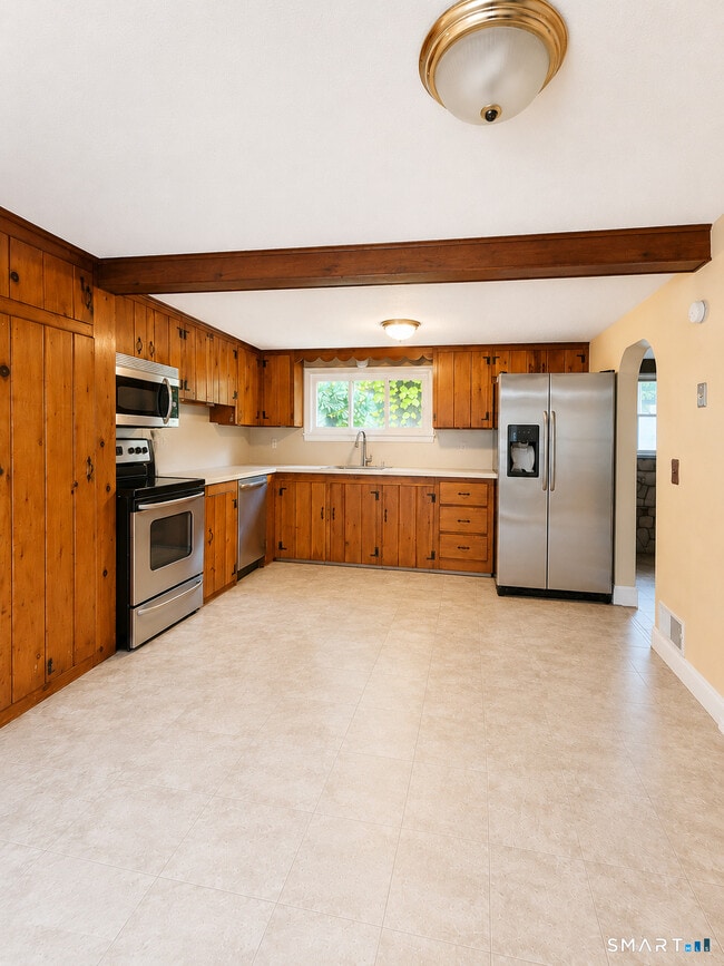 Building Photo - 561 Hopewell Rd