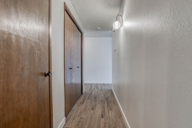 Building Photo - 310 NE 85th St
