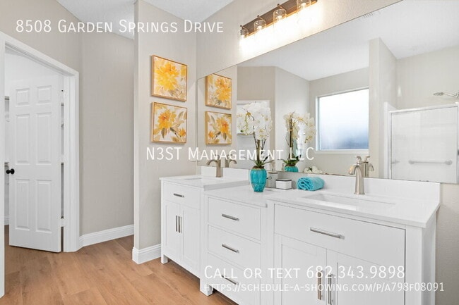 Building Photo - 8508 Garden Springs Dr