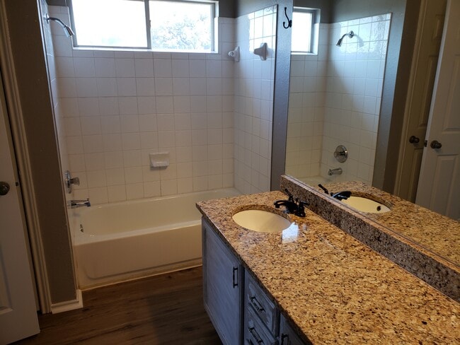 Building Photo - 2205 Melissa Oaks Ln