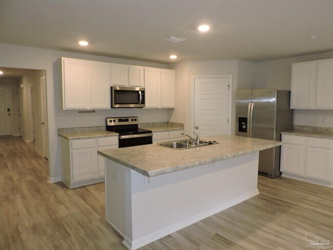 Building Photo - 5903 Laurel Oak Dr