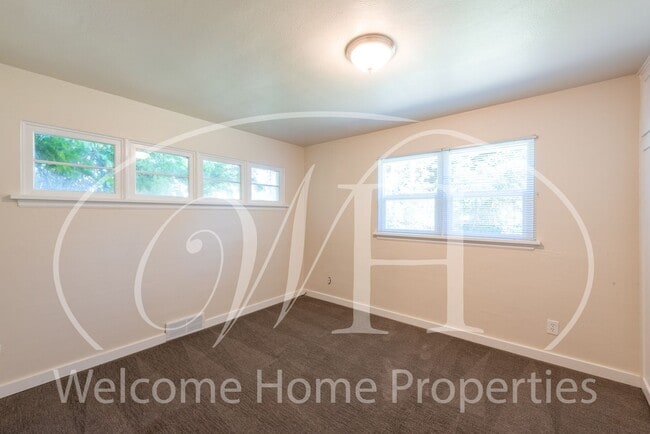 Building Photo - Remodeled Single-Family Home Close to Whitman College