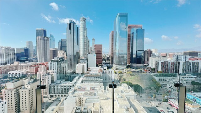 Building Photo - 400 S Broadway