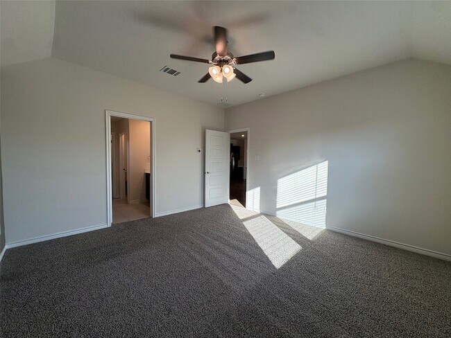 Building Photo - 610 Union Dr