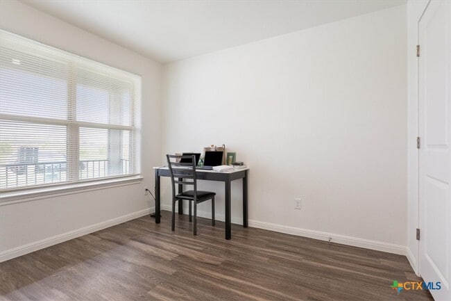 Building Photo - 5807 Betty Lou Dr