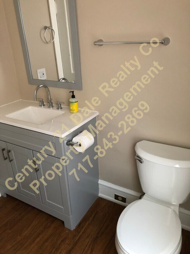 Building Photo - Renovated 2 Bedroom in Spring Grove, PA