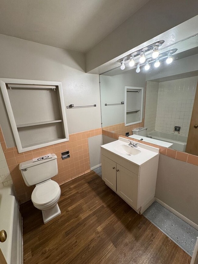 Building Photo - 4122 Hiawatha Blvd