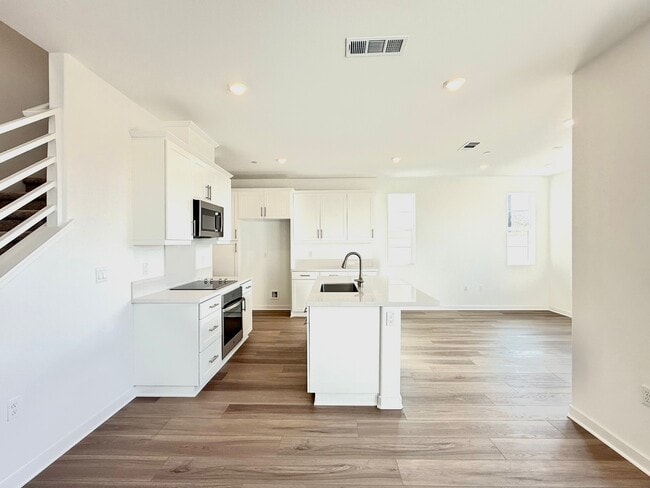 Building Photo - 4553 S Patterson Paseo
