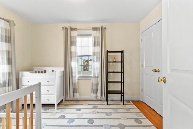 Building Photo - 224 Robbins St