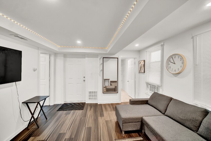 Building Photo - 1721 N Kimball Ave