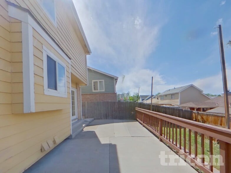 Building Photo - 12155 Monaco Dr