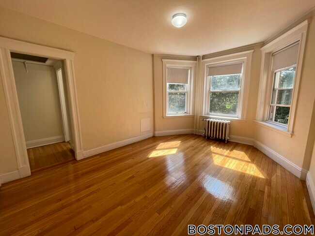 Building Photo - 1163 Boylston St