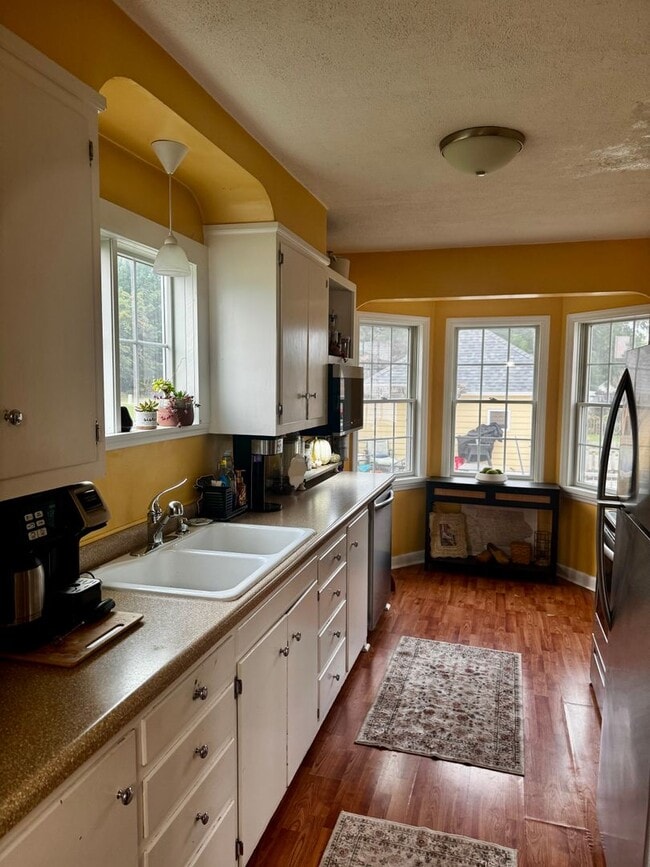 Building Photo - Adorable Home For Rent!