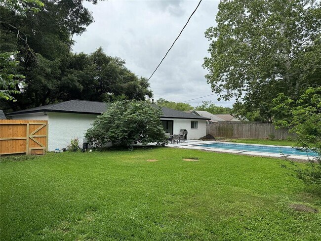 Building Photo - 9102 N Allegro St