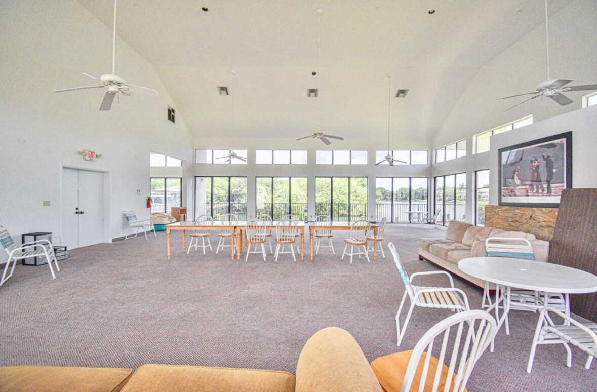 Building Photo - 3100 NW 46th St