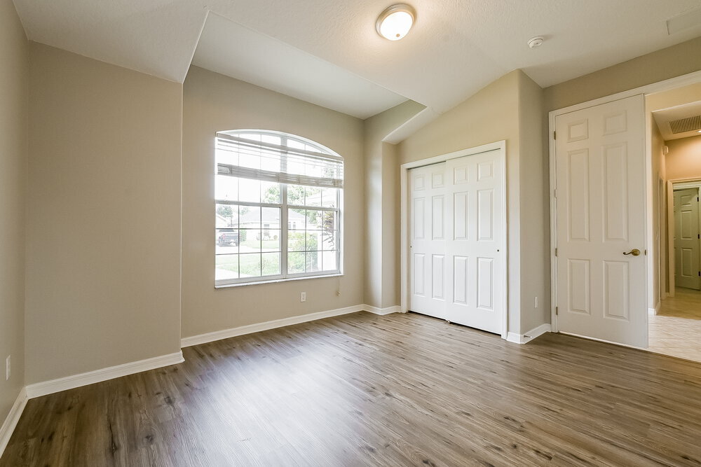 Building Photo - 3600 Meadow Green Dr