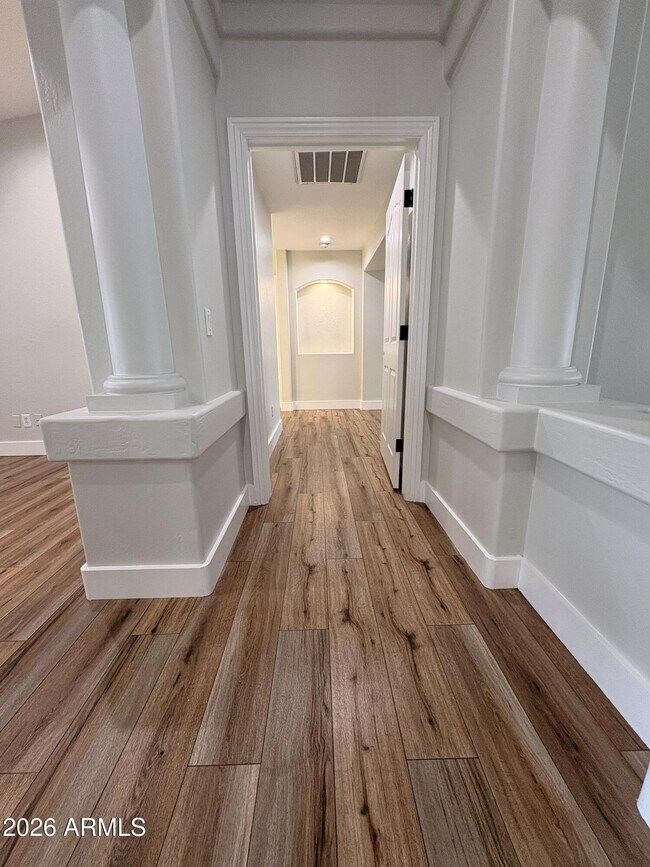 Building Photo - 13528 W Windsor Blvd