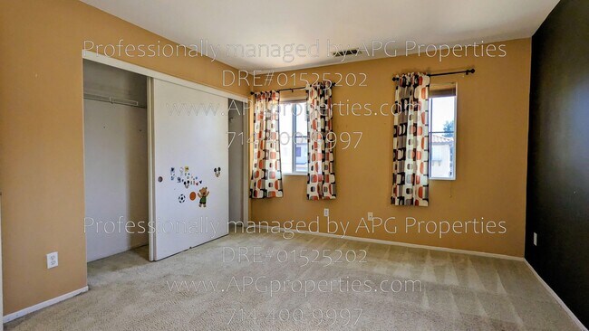 Building Photo - 2439 N Cameo Ct