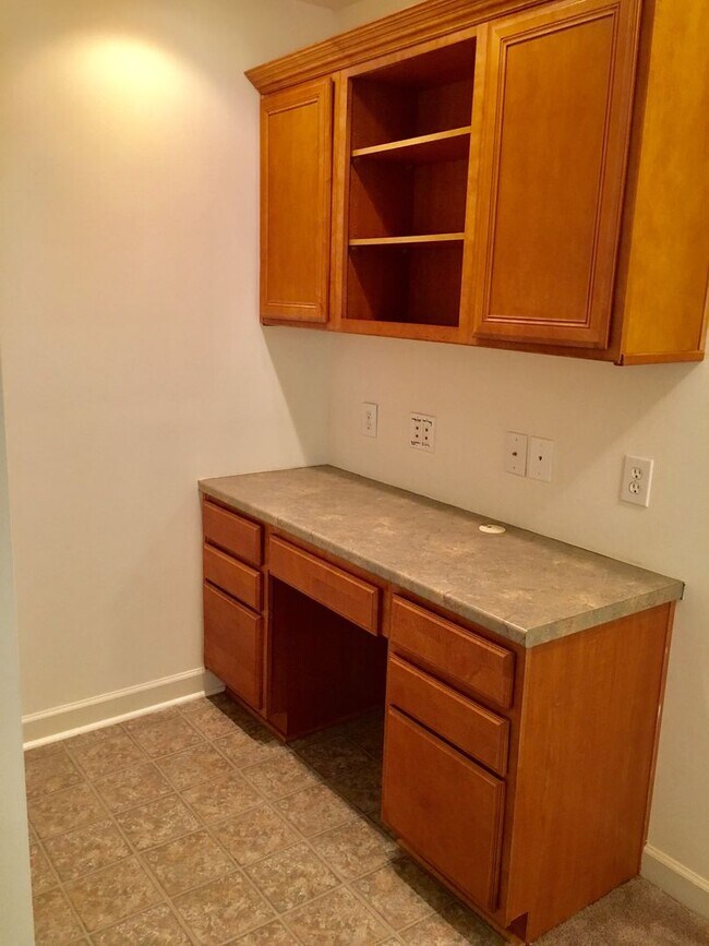Building Photo - 126 Clusters Cir
