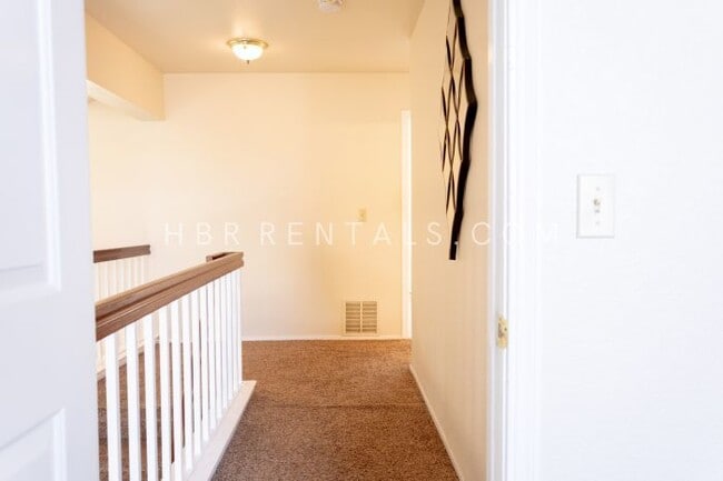 Building Photo - Charming 3-Bedroom Retreat with Cozy Fireplace in Tracy – Spacious Home with 2.5 Baths!