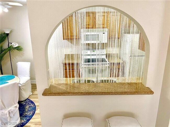 Building Photo - 1515 E Reno Ave