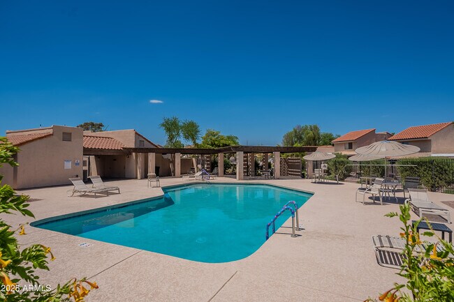 Building Photo - 1717 N Ventura Ln