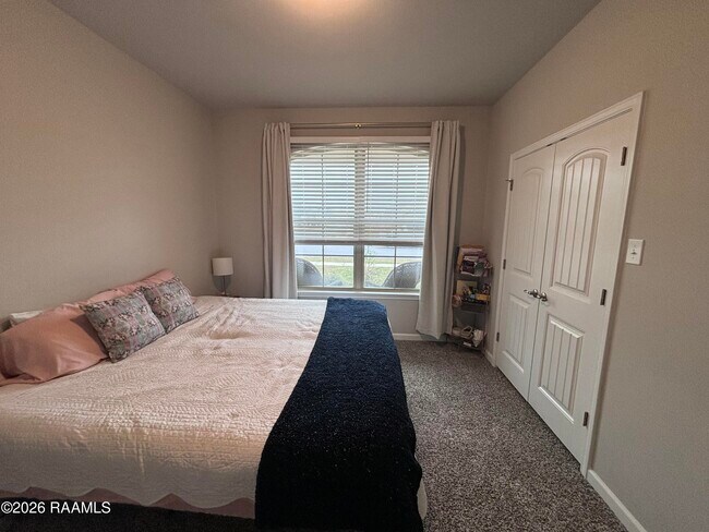 Building Photo - 400 Eastwood Dr