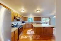 Building Photo - Spacious Pet-Free 4+ Bedroom Home in Lacey!