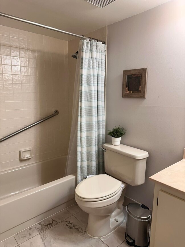 Building Photo - 6698 10th Ave N