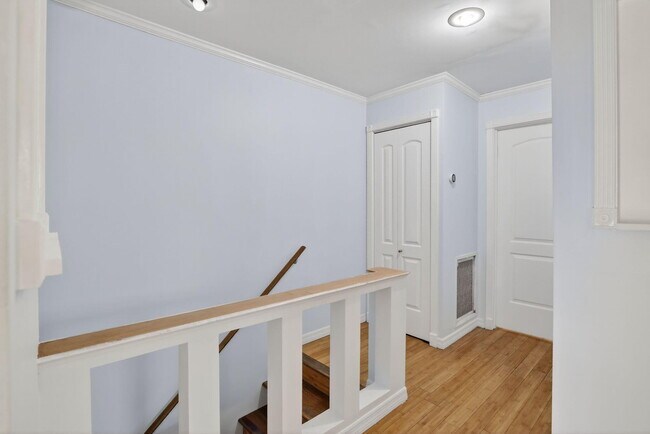 Building Photo - 5514 SW 44th Terrace