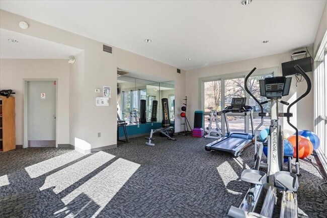 Building Photo - 2870 Pharr Ct S Northwest