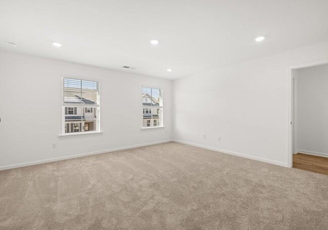 Building Photo - 102 Smithwood Dr