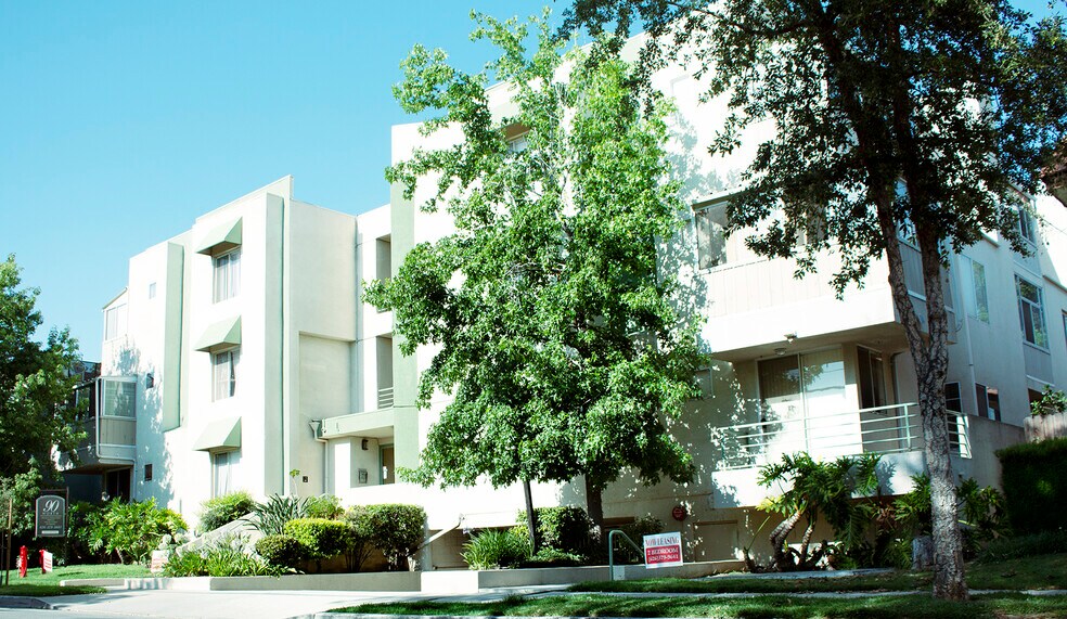 Building Photo - 90 N Michigan Ave