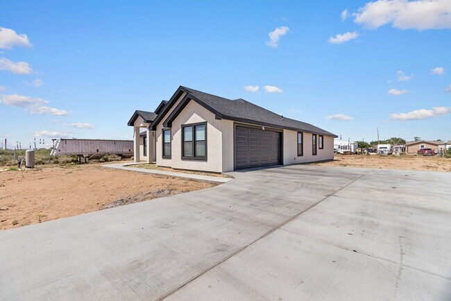 Building Photo - 12370 W University Blvd