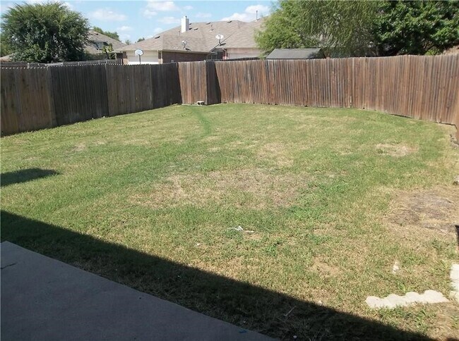 Building Photo - 2820 Deer Ridge Dr