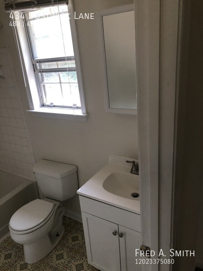 Building Photo - 434 Bostwick Ln