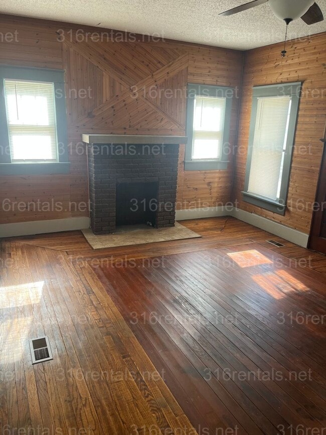 Building Photo - $1150 - 3 bed 1 bath - Single Family Home