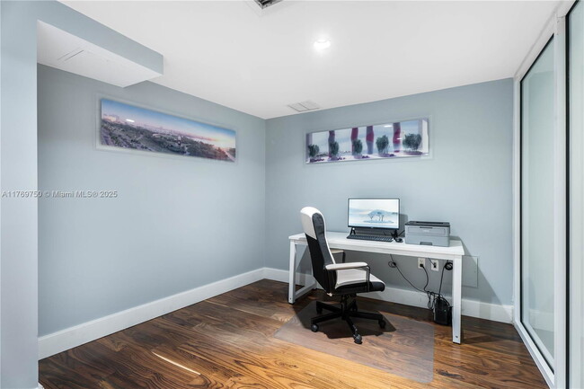 Building Photo - 50 Biscayne Blvd
