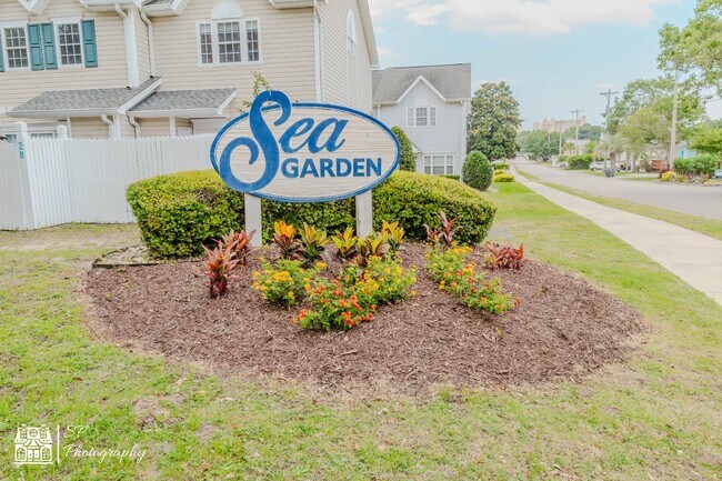 Building Photo - Fully Furnished 2 Bedroom Townhome in North Myrtle Beach