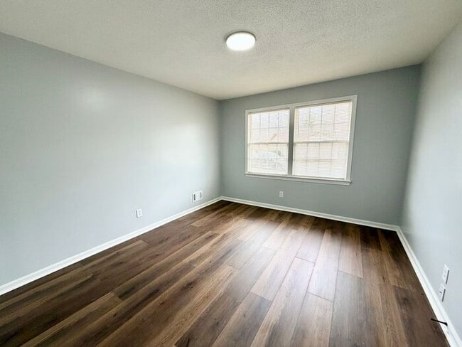 Building Photo - Irmo