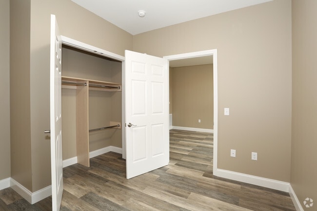 1BR - Bedroom - Laurel Point Apartments