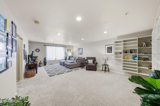 Building Photo - 7642 E Hartford Dr