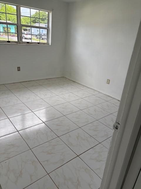 Building Photo - 5882 Bimini Cir E