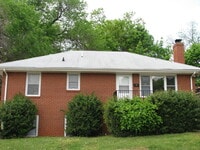 Building Photo - 804 St James Cir