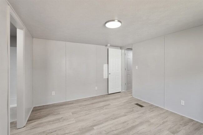 Building Photo - 361 Box Road Unit